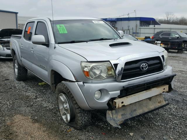 5TELU42N27Z381698 - 2007 TOYOTA TACOMA DOU SILVER photo 1