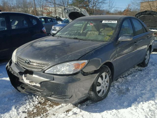 JTDBE32K530223116 - 2003 TOYOTA CAMRY LE GRAY photo 2