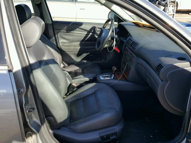 WVWRH63BX4P201594 - 2004 VOLKSWAGEN PASSAT GLX GRAY photo 5