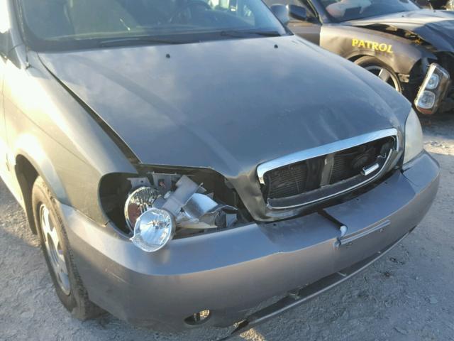 KNDUP131836359864 - 2003 KIA SEDONA EX GRAY photo 9