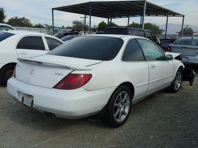 19UYA1250VL023140 - 1997 ACURA 2.2CL WHITE photo 4