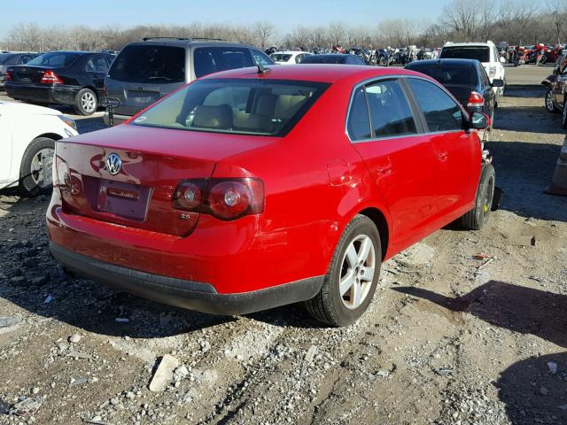 3VWRM71K08M075033 - 2008 VOLKSWAGEN JETTA SE RED photo 4