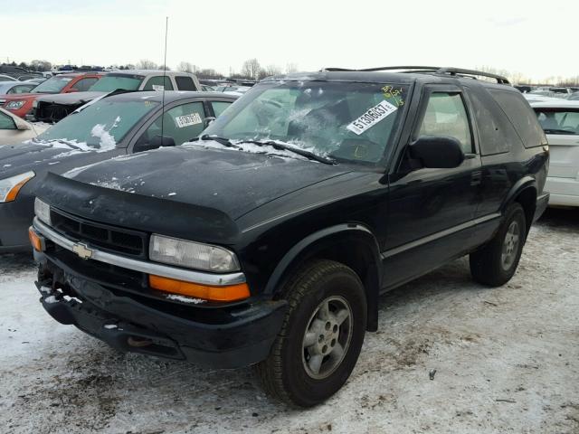 1GNCT18W9YK180508 - 2000 CHEVROLET BLAZER BLACK photo 2