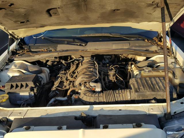 2C3AA63H25H633676 - 2005 CHRYSLER 300C WHITE photo 7