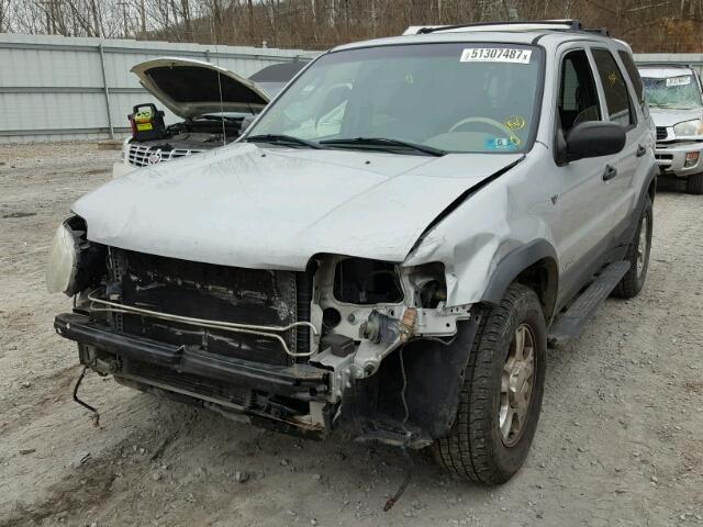 1FMYU04112KB63740 - 2002 FORD ESCAPE XLT SILVER photo 2