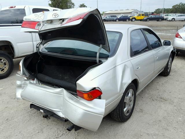 4T1BG22K3YU626043 - 2000 TOYOTA CAMRY CE SILVER photo 4