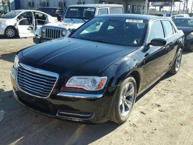 2C3CCAAGXEH232554 - 2014 CHRYSLER 300 BLACK photo 2