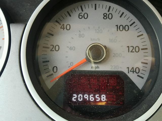 2V4RW3DG7BR718092 - 2011 VOLKSWAGEN ROUTAN SE GRAY photo 8