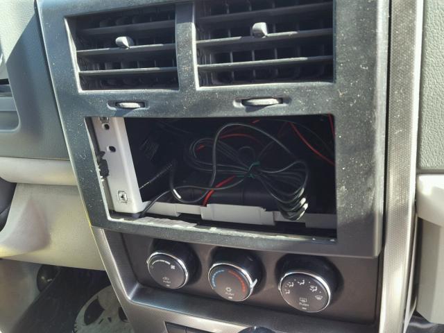 1J8GP28K48W284083 - 2008 JEEP LIBERTY SP WHITE photo 9