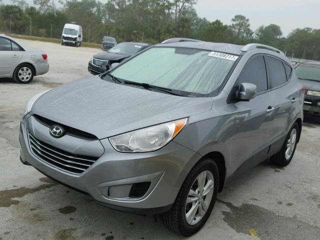 KM8JU3AC3BU260323 - 2011 HYUNDAI TUCSON GLS GRAY photo 2