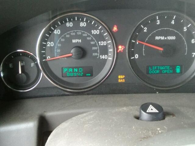 1J8HG48N36C168656 - 2006 JEEP COMMANDER BLACK photo 8