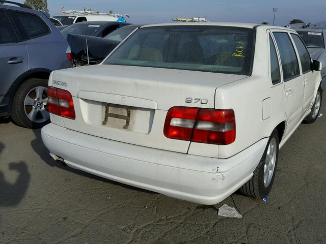 YV1LS557XW1500917 - 1998 VOLVO S70 WHITE photo 4