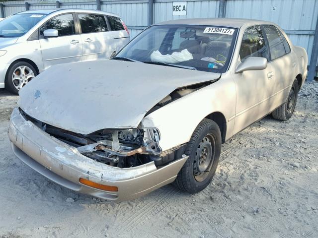 4T1GK12E7SU074935 - 1995 TOYOTA CAMRY LE GOLD photo 2