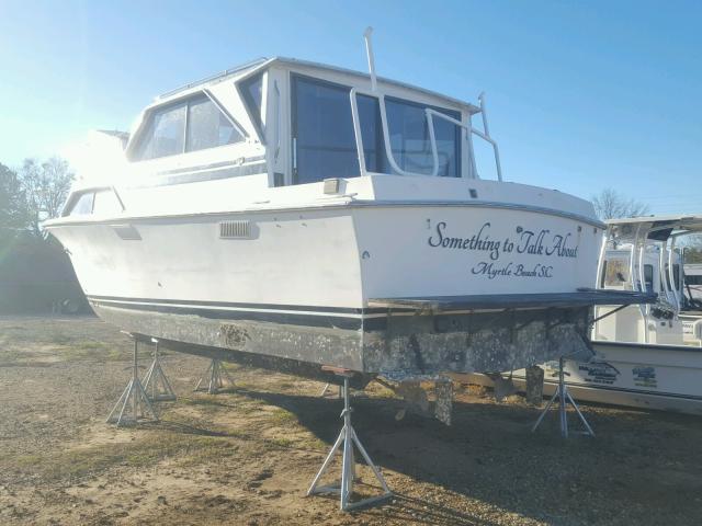 PAC32705M78C - 1978 CHALET BOAT WHITE photo 3