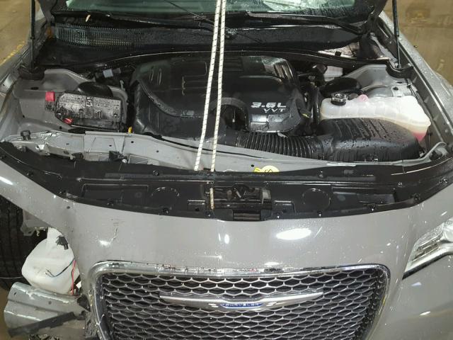 2C3CCAEG2HH664943 - 2017 CHRYSLER 300C GRAY photo 7