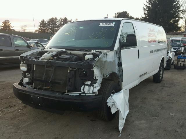 1GCWGGFF0F1101746 - 2015 CHEVROLET EXPRESS G2 WHITE photo 2