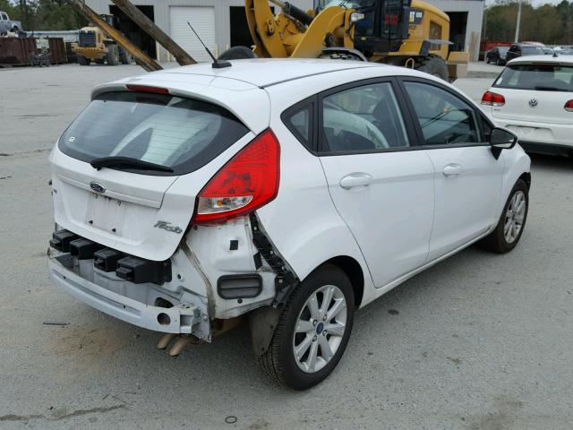 3FADP4EJXCM169861 - 2012 FORD FIESTA SE WHITE photo 4