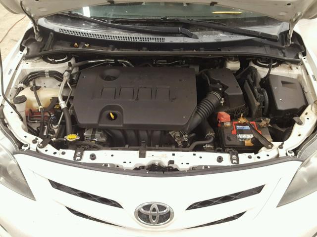 2T1BU4EE2BC603419 - 2011 TOYOTA COROLLA BA WHITE photo 7