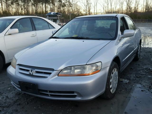 1HGCG564X1A034248 - 2001 HONDA ACCORD LX SILVER photo 2