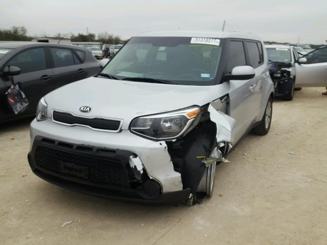 KNDJN2A23G7837313 - 2016 KIA SOUL SILVER photo 2