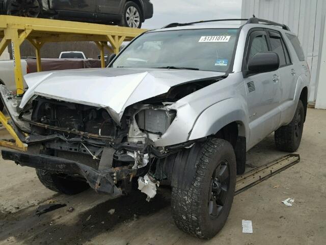 JTEBU14R868061047 - 2006 TOYOTA 4RUNNER SR SILVER photo 2