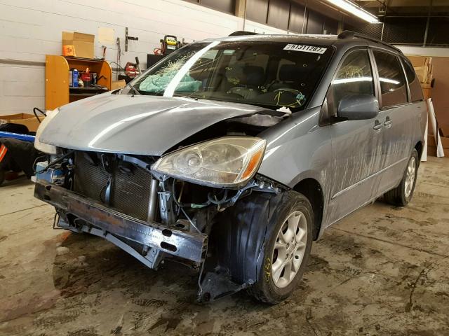 5TDZA22C64S036771 - 2004 TOYOTA SIENNA XLE GRAY photo 2