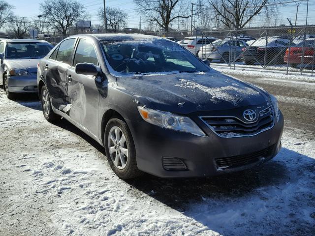 4T1BF3EK7BU220195 - 2011 TOYOTA CAMRY BASE GRAY photo 1