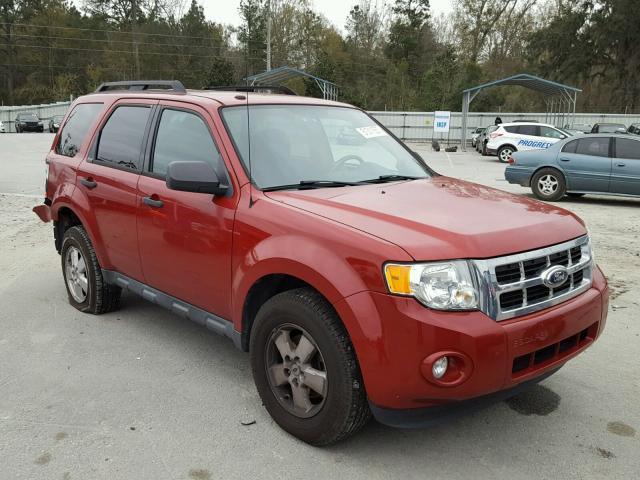 1FMCU0D72BKA83264 - 2011 FORD ESCAPE XLT RED photo 1