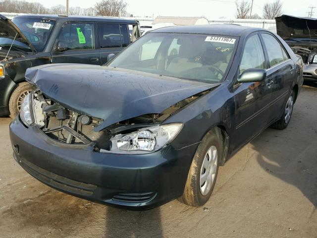 4T1BE32K73U718258 - 2003 TOYOTA CAMRY LE GREEN photo 2