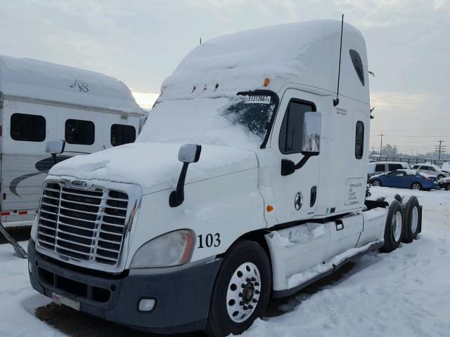 1FUJGLDRX9LAL4285 - 2009 FREIGHTLINER CASCADIA 1 WHITE photo 2