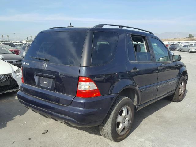 4JGAB54E82A371840 - 2002 MERCEDES-BENZ ML 320 BLUE photo 4