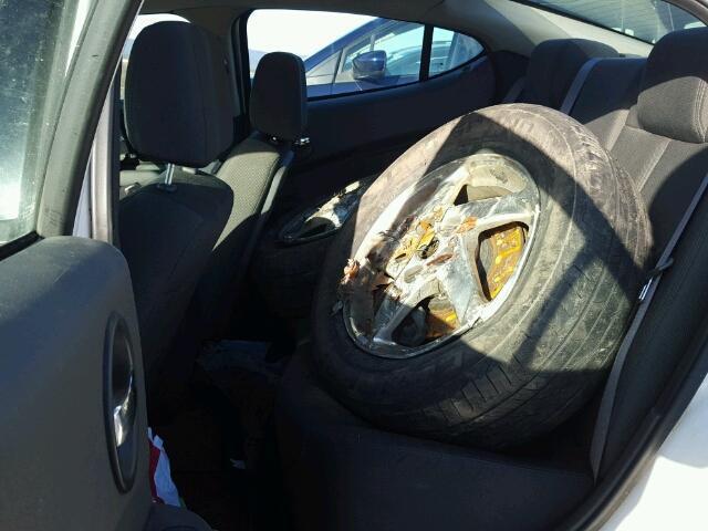 2G2WS522741374068 - 2004 PONTIAC GRAND PRIX WHITE photo 6