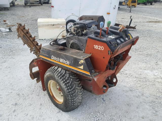 P1637 - 2002 DITCH WITCH 1820 RED photo 3