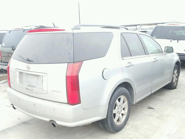 1GYEE637X60153748 - 2006 CADILLAC SRX SILVER photo 4