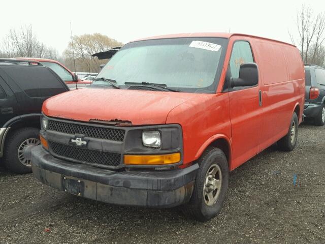 1GCFG15T451228020 - 2005 CHEVROLET EXPRESS G1 RED photo 2