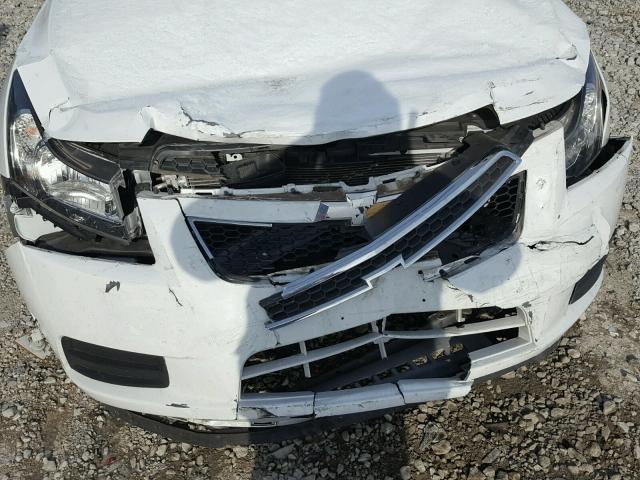 1G1PA5SH3D7268445 - 2013 CHEVROLET CRUZE LS WHITE photo 9