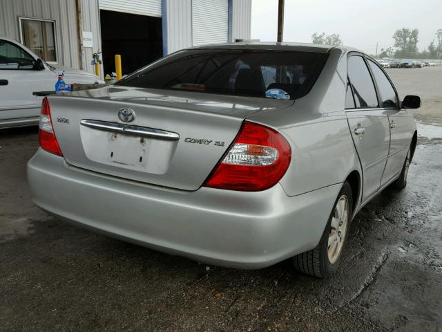 4T1BE30K93U675299 - 2003 TOYOTA CAMRY LE 银色 照片 4