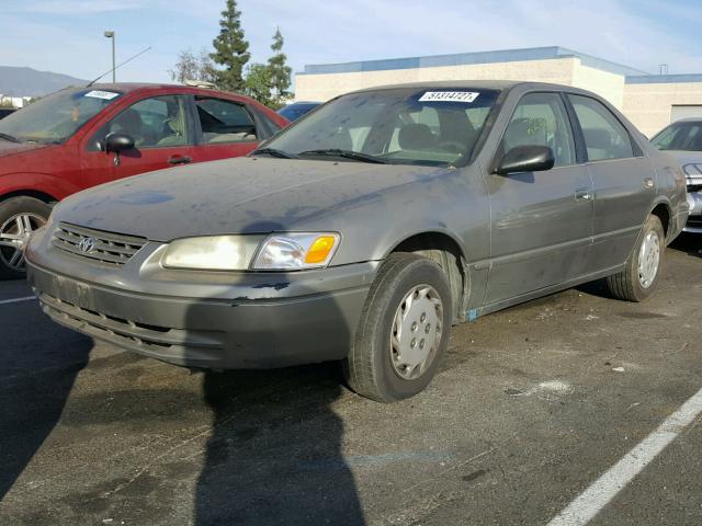 JT2BG22K9X0367254 - 1999 TOYOTA CAMRY LE TAN photo 2