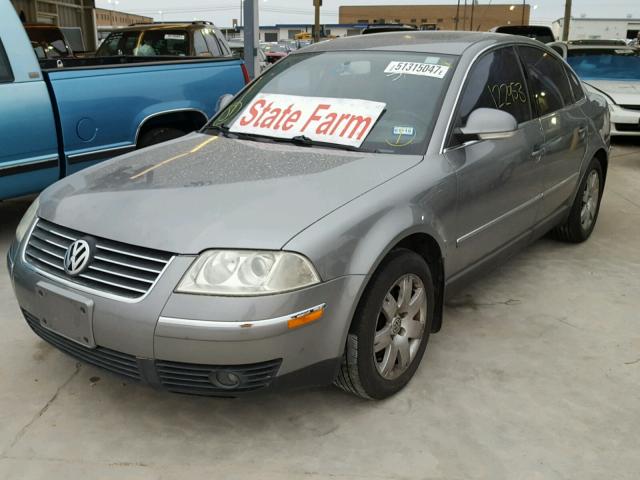 WVWAD63B95P026409 - 2005 VOLKSWAGEN PASSAT GLS GRAY photo 2