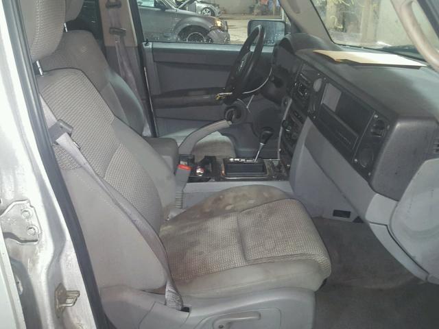 1J8HG48KX6C197304 - 2006 JEEP COMMANDER ვერცხლისფერი ფოტო 5