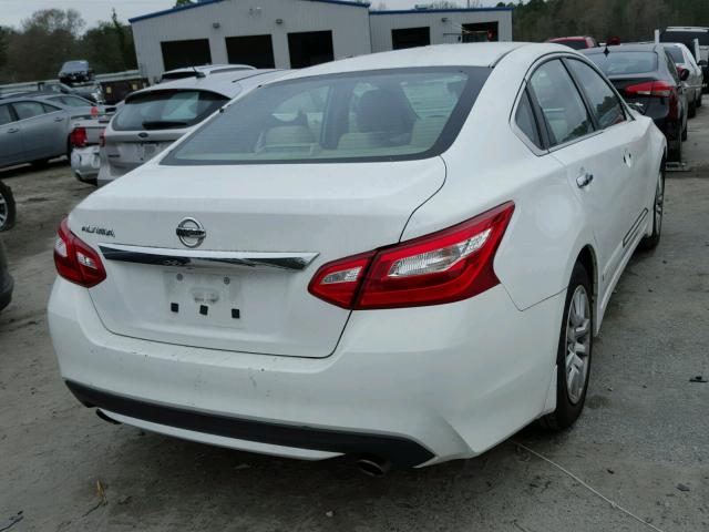 1N4AL3AP3GN342019 - 2016 NISSAN ALTIMA 2.5 WHITE photo 4