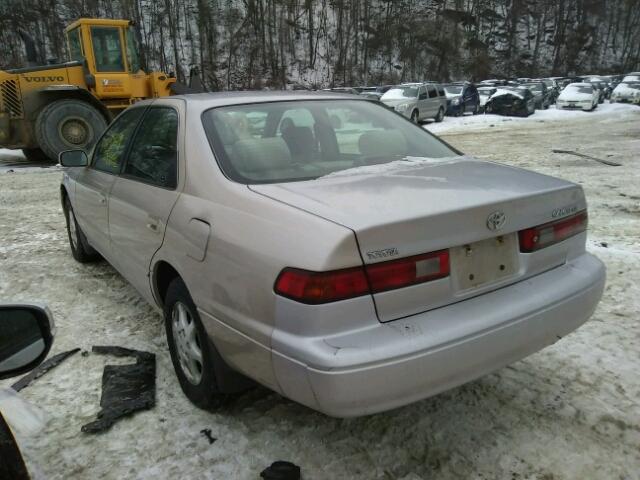 4T1BG28K9WU266362 - 1998 TOYOTA CAMRY CE BROWN photo 3