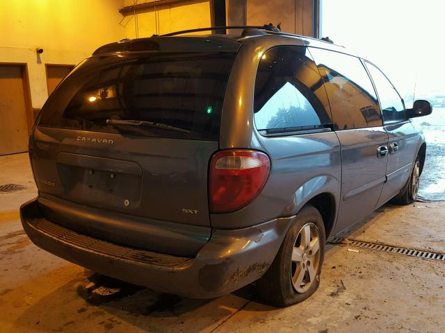 1D4GP45R45B229630 - 2005 DODGE CARAVAN SX GRAY photo 4