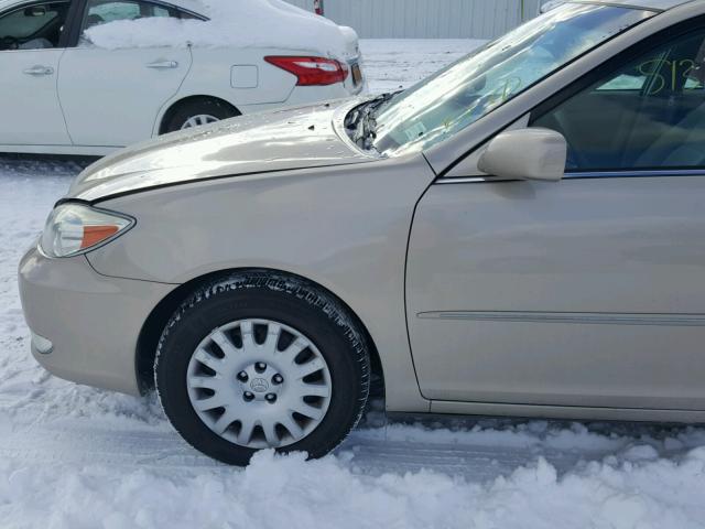 4T1BE30K64U292485 - 2004 TOYOTA CAMRY LE 金色 照片 9