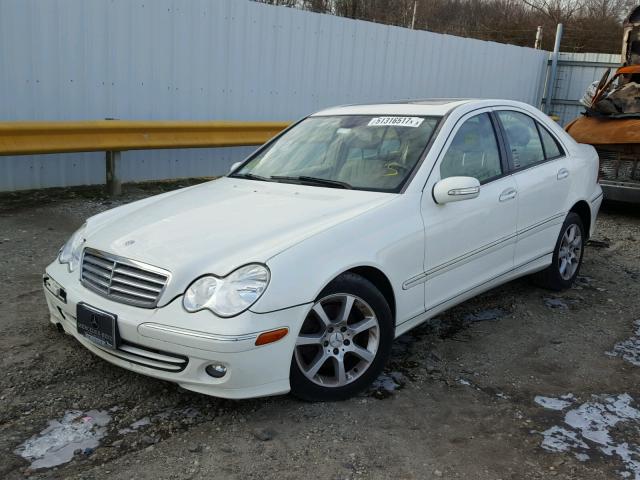 WDBRF92H47F924489 - 2007 MERCEDES-BENZ C 280 4MAT WHITE photo 2