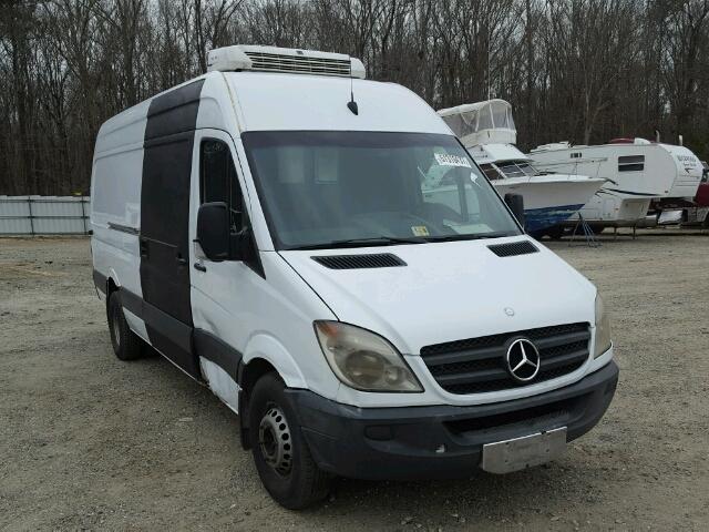 WD3PF4CC4B5504156 - 2011 MERCEDES-BENZ SPRINTER 3 WHITE photo 1