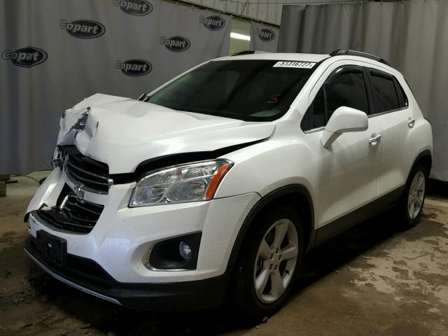 KL7CJNSBXFB094727 - 2015 CHEVROLET TRAX LTZ WHITE photo 2