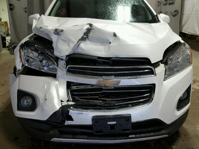 KL7CJNSBXFB094727 - 2015 CHEVROLET TRAX LTZ WHITE photo 9