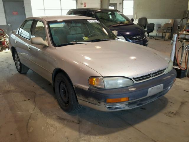 4T1BF12K8TU128877 - 1996 TOYOTA CAMRY LE ბეჟი ფოტო 1
