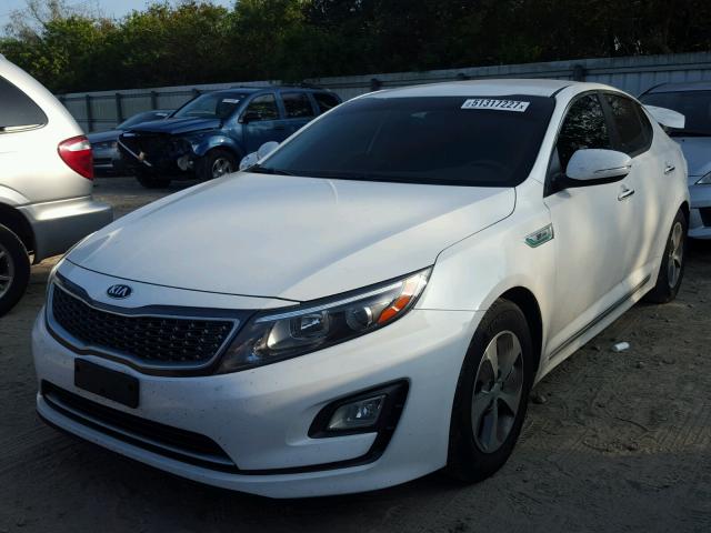 KNAGM4AD8G5094876 - 2016 KIA OPTIMA HYB WHITE photo 2